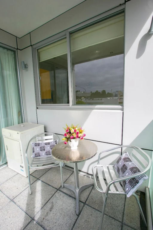Epsom Central Modern 3Brd Apt