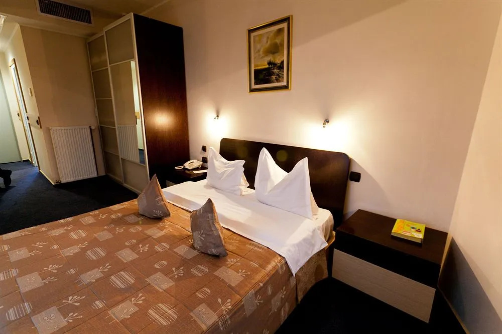 Hotel Dacia RRT