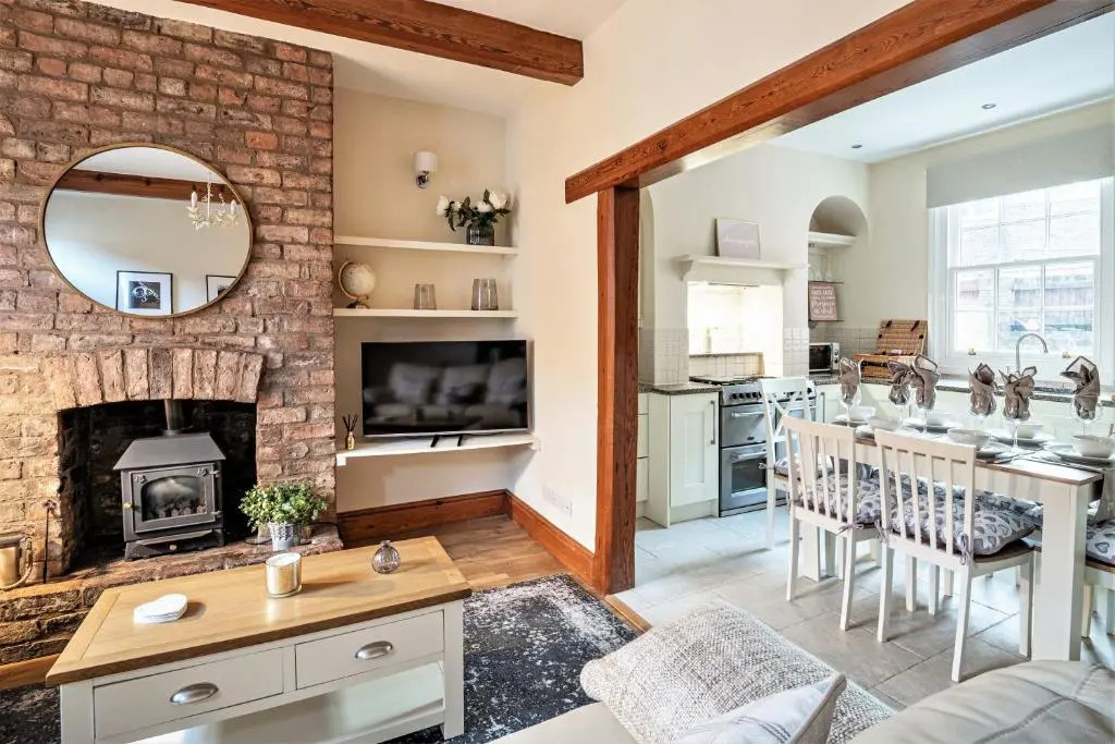 The Cottage in Chester, Sleeps 6 with FREE Parking