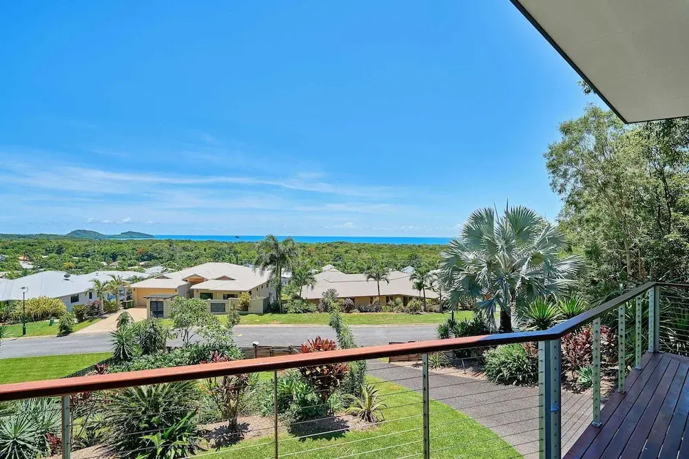 Bedrock Palm Cove I Private Pool I Sea Views I Family Retreat