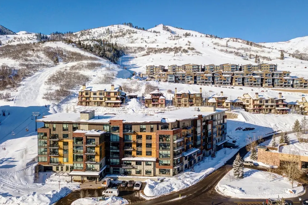 New Listing! All-suite Ski-in/ski-out Haven 3 Bedroom Condo