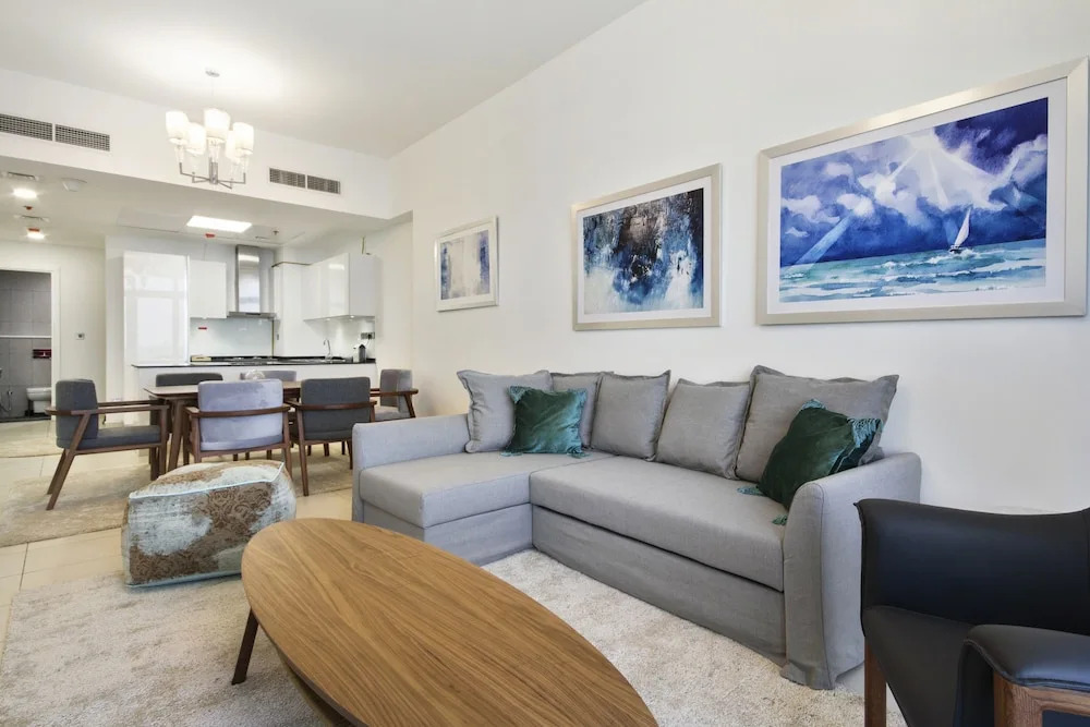 Bespoke Residence - Royal Bay Residence