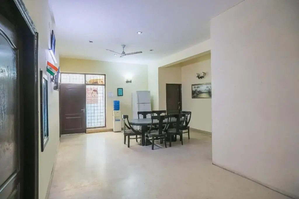 Omi Guest House by OYO Rooms