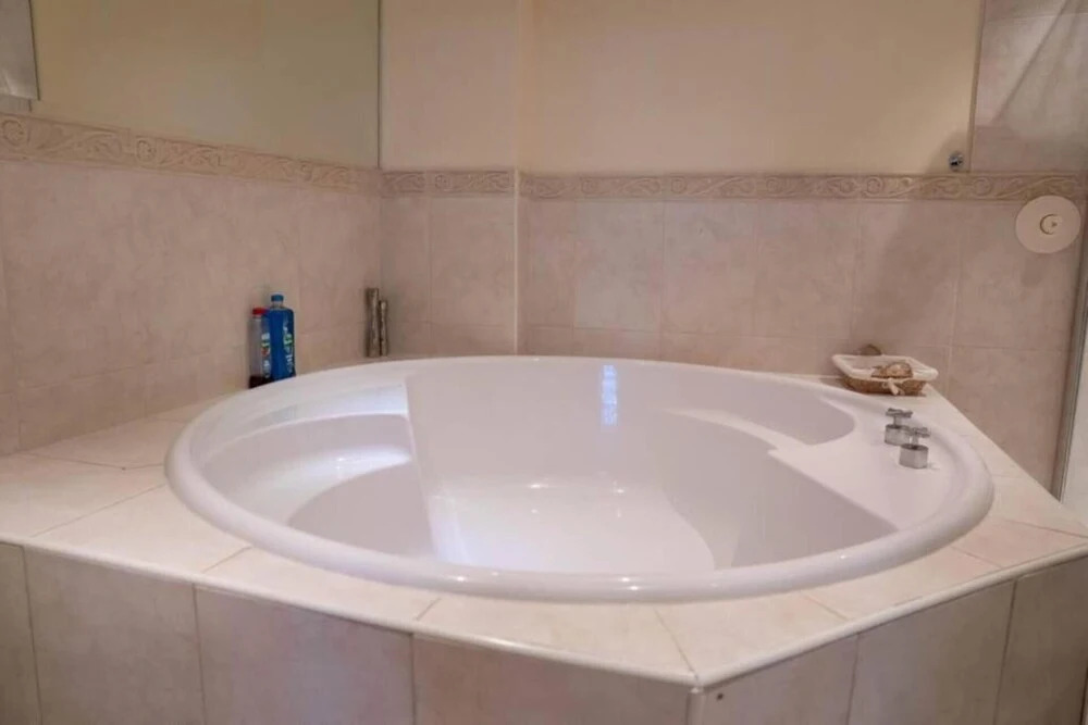 3-bed Apartment 5 Mins Walk to Boscombe Beach