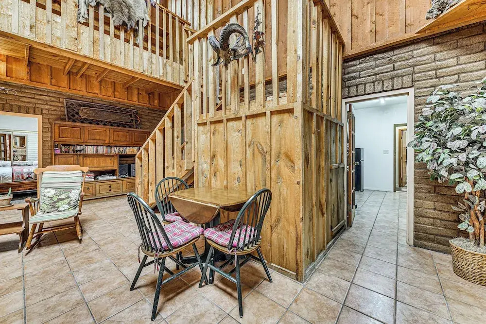 Spacious Alto House on 8 Private Acres w/ Hot Tub!