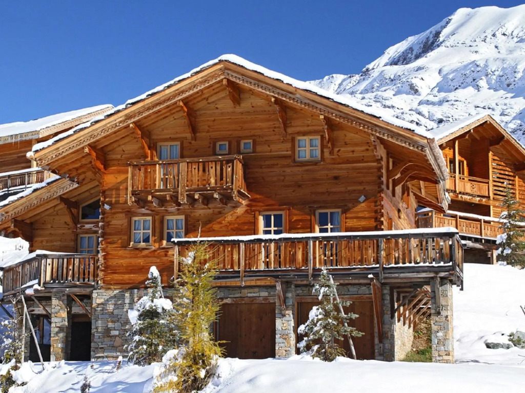 Little gem with fireplace on the slopes in Alpe d'Huez
