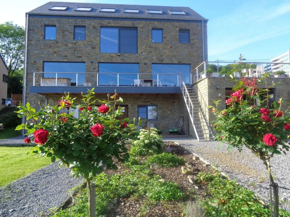 Luxurious Holiday Home in Heyd Durbuy with Sauna And Pool