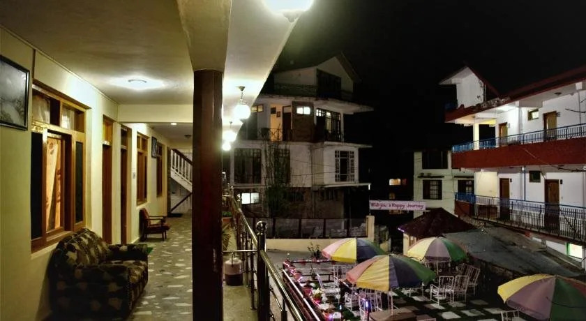 Hotel Chetna & Cottages