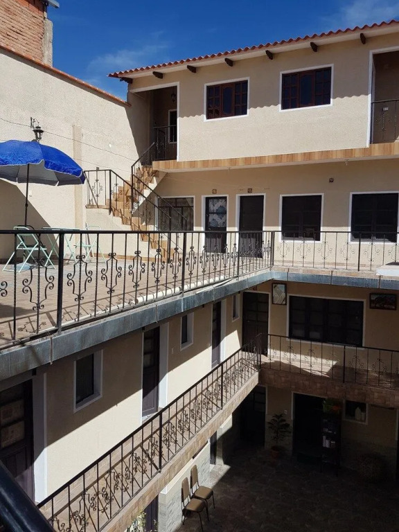 Alojamiento El Turista - Hostel