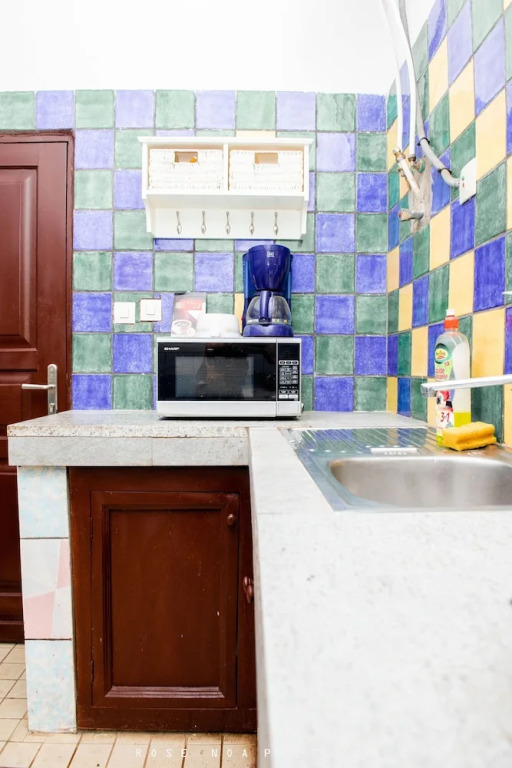 Odza, Modern Apartment, 3 Bedrooms, Private Parking