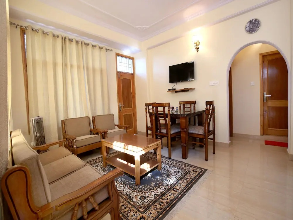 OYO 9838 Home 2BHK Whistling Pines Bharari