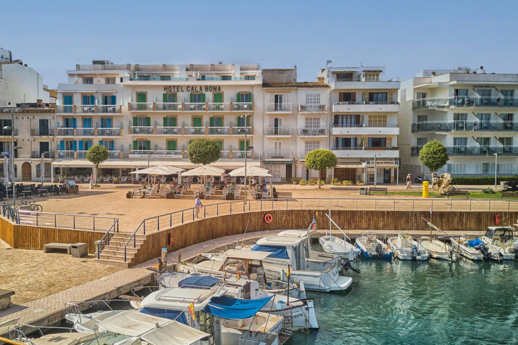 Отель Cala Bona