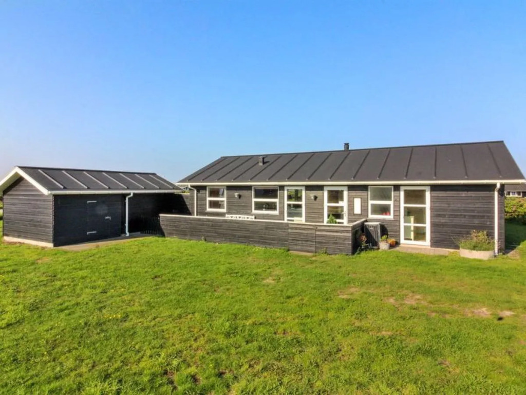 "Nyla" - 300m from the sea in NW Jutland