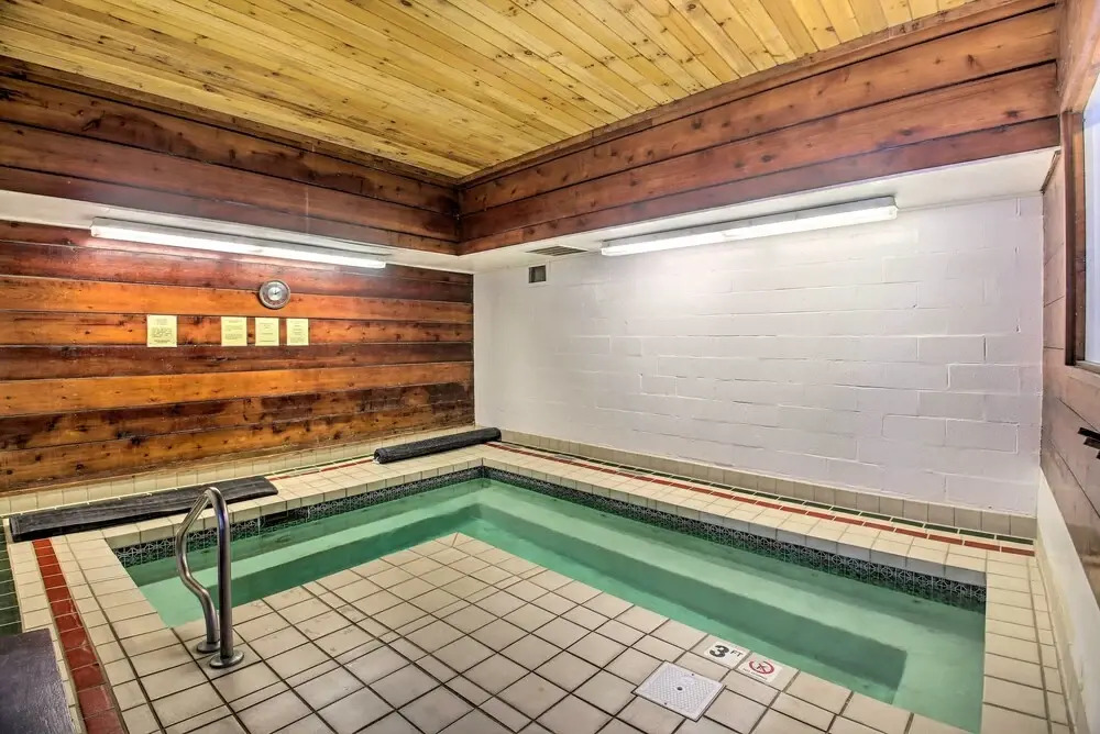 Loon Mountain Condo w/ Pool & Game Room Access!