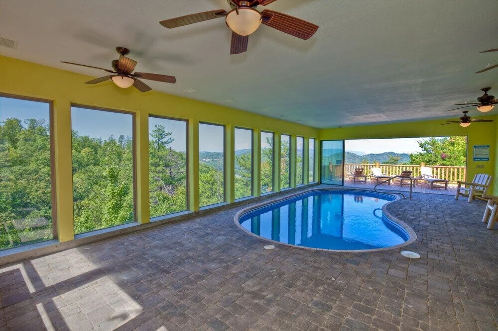 Swimming in the Clouds - Eight Bedroom Cabin
