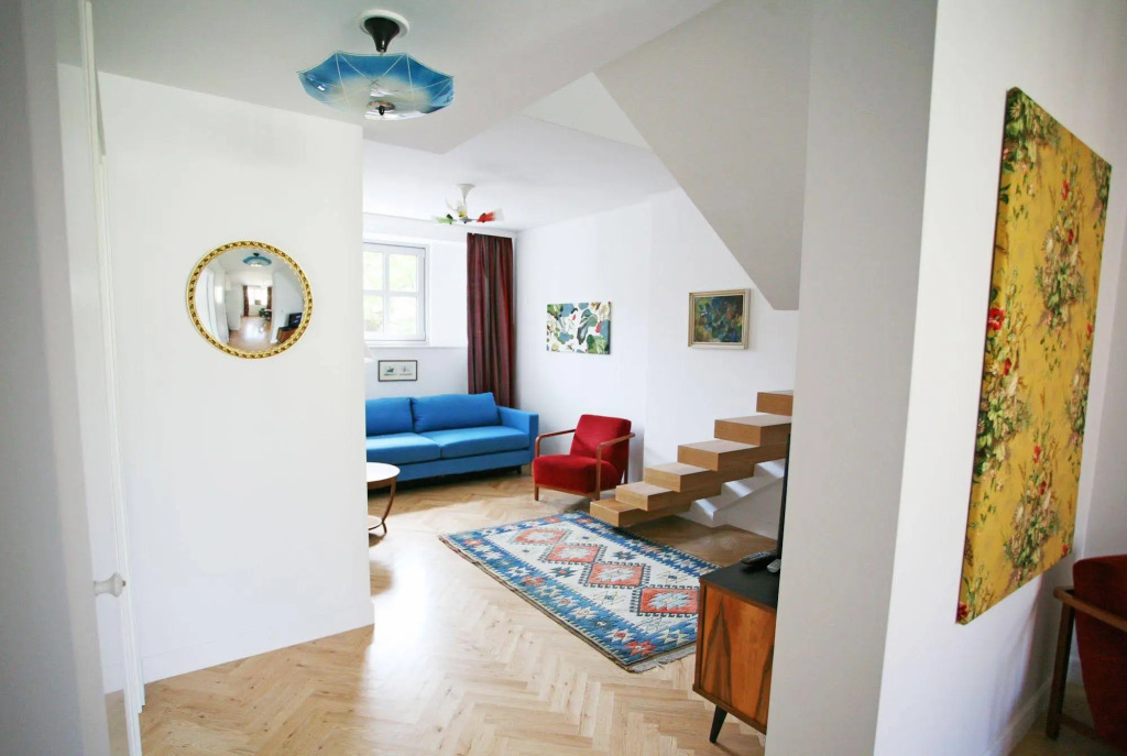 Crystal Suites Old Town