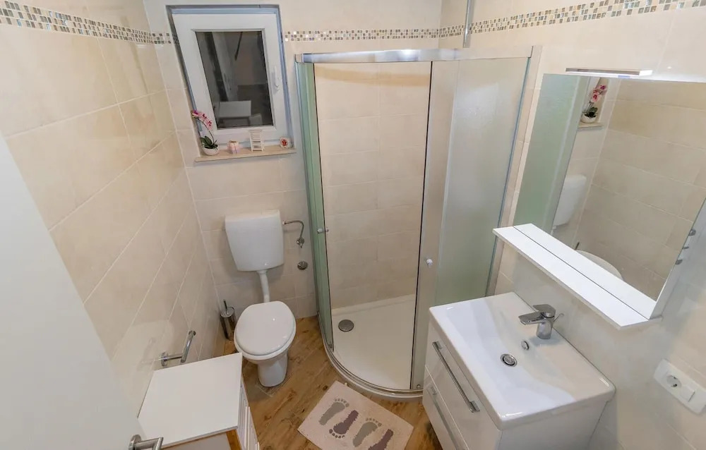 Amazing Home In Klenovica
