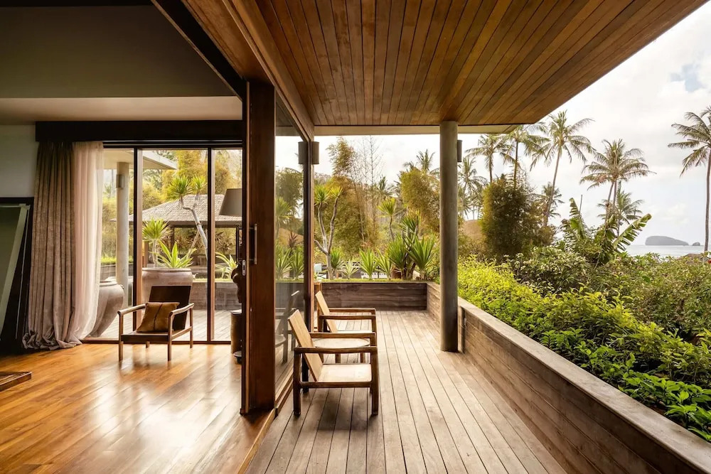 Secluded Beachfront Villa Manis, 5br, Candidasa