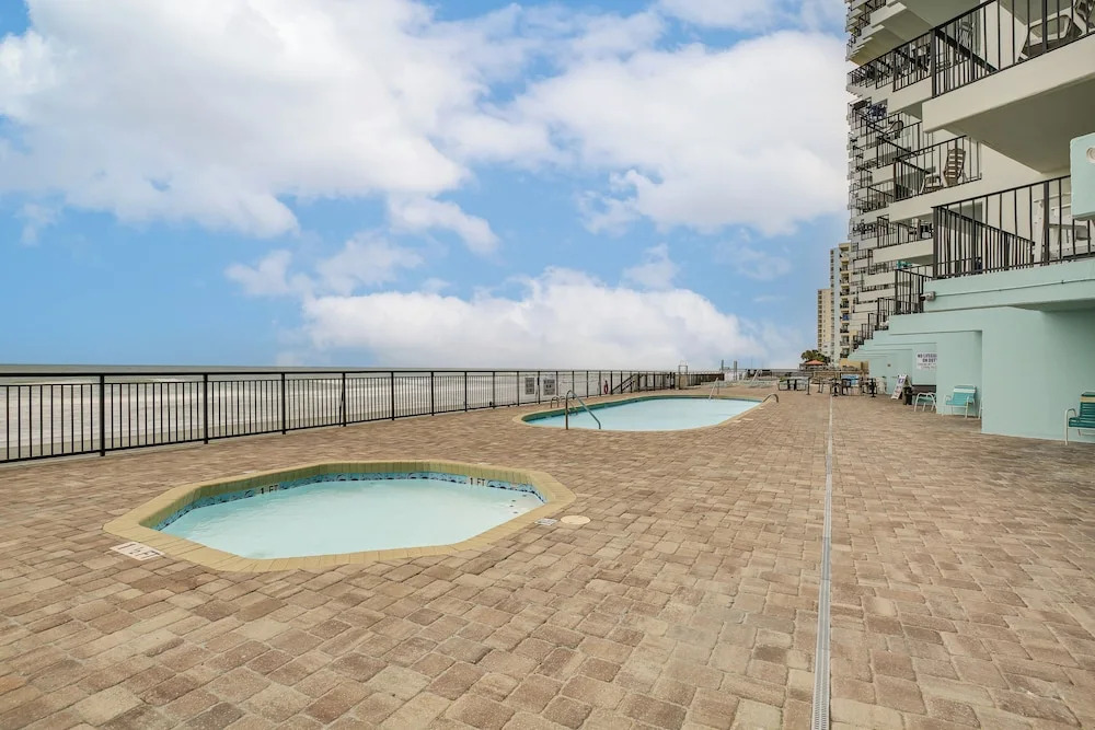 Oceanfront Garden City Beach Condo For Families!