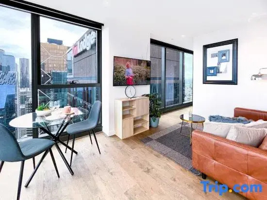 LV42 High-rise condo CBD panoramic city view