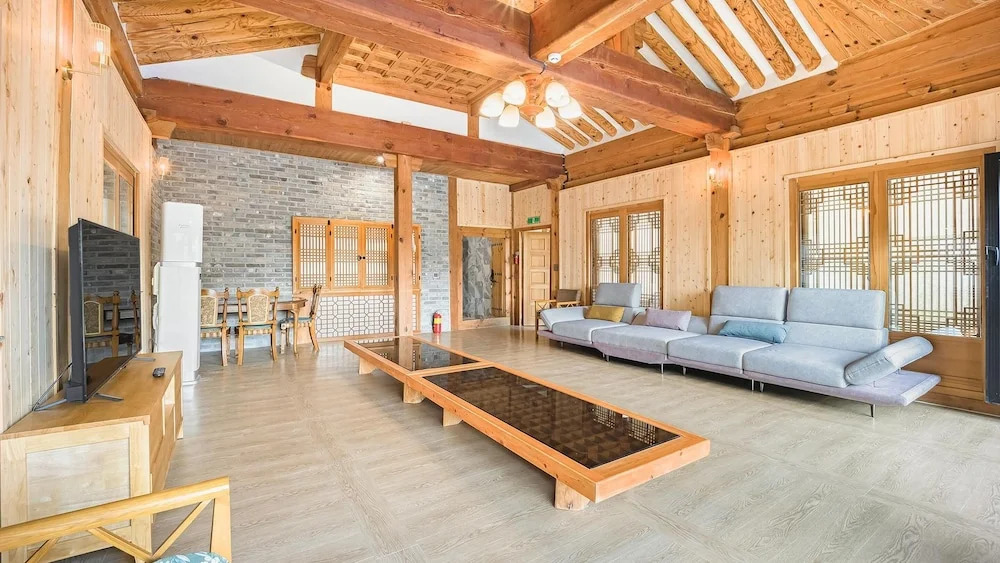 Gangneung Booyoonok Hanok Pension