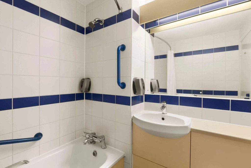 Days Inn by Wyndham Sutton Scotney South