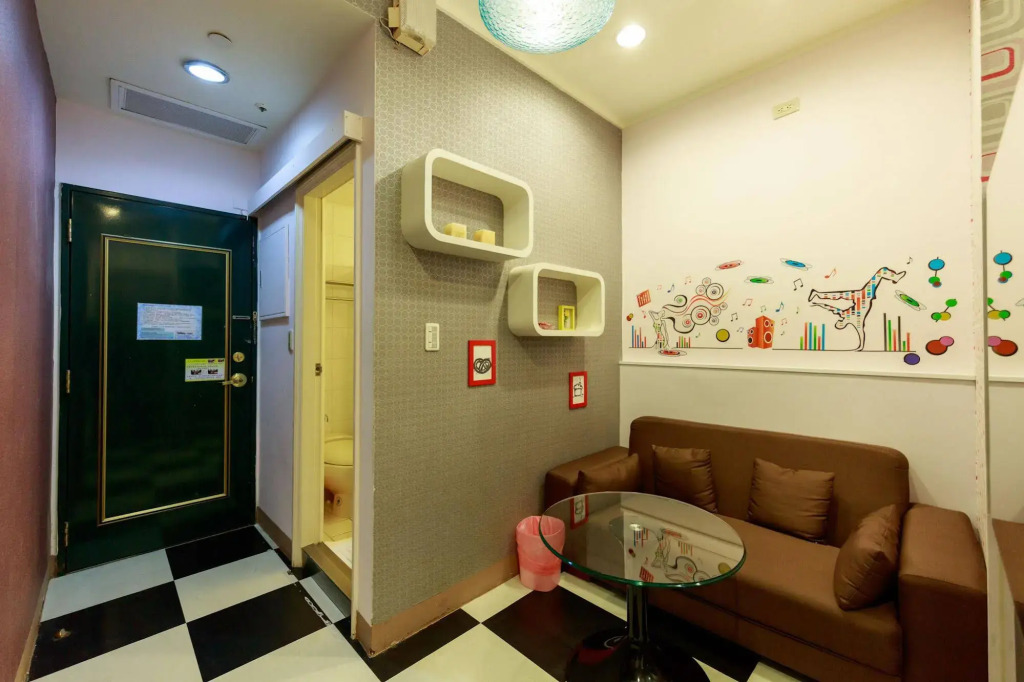 85 Traveler Holiday Service Apartment