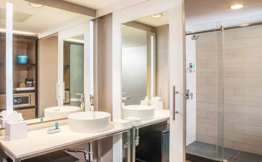 Aloft by Marriott New York LaGuardia Airport