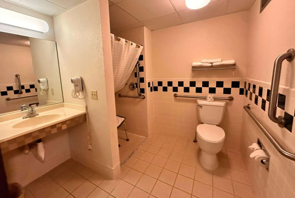 Shell Lake Lodge, a Travelodge by Wyndham