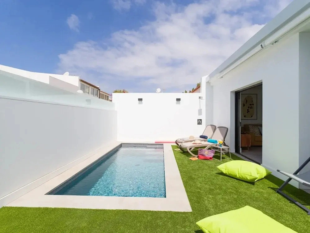 Chalet in Maspalomas with Heated Pool