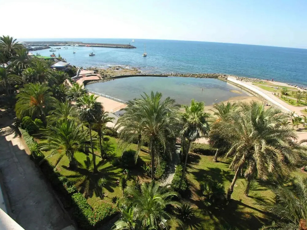 Central Sea View Apartment