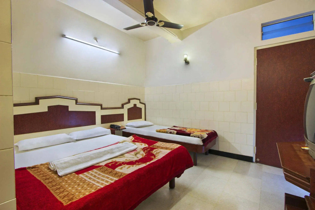 Mannars Yatri Nivas Hotel