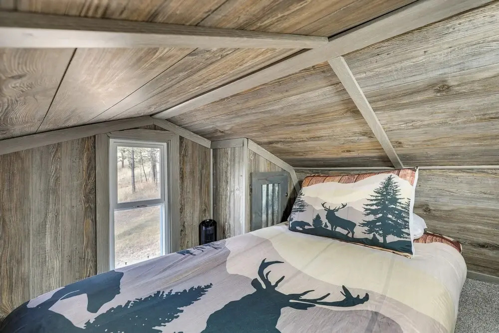 Cozy Tiny Cabin Near Mount Rushmore!