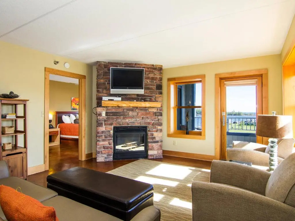 East Bay Suites
