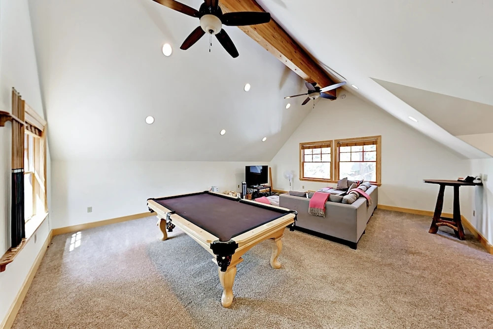 213 Vista Pines Circle Home 5 Bedrooms 4.5 Bathrooms Home