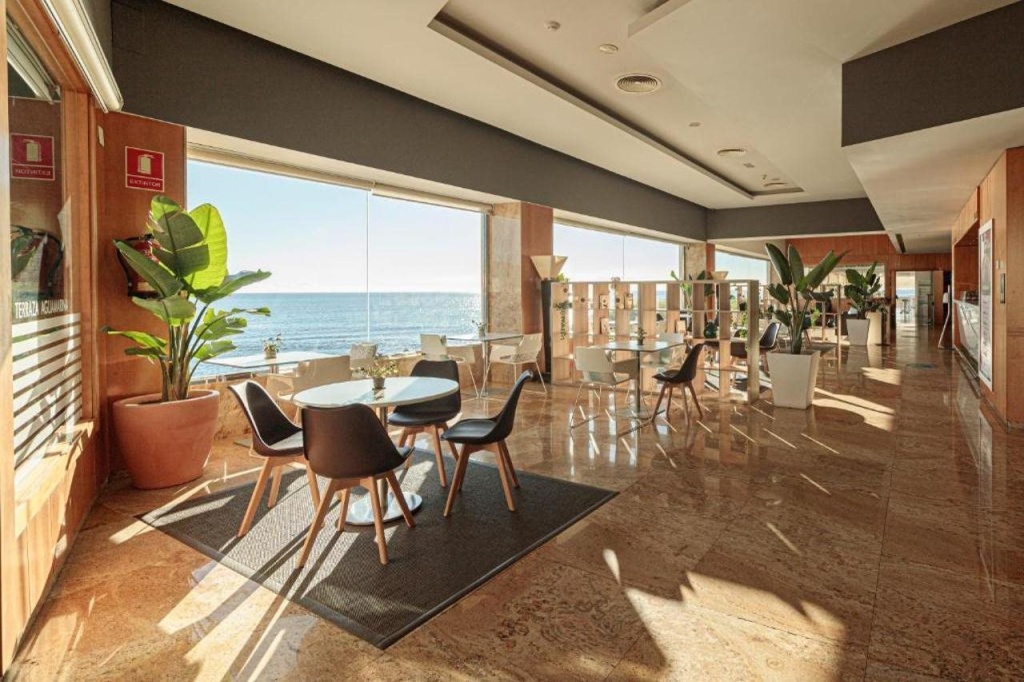 Отель Suites del Mar By Melia