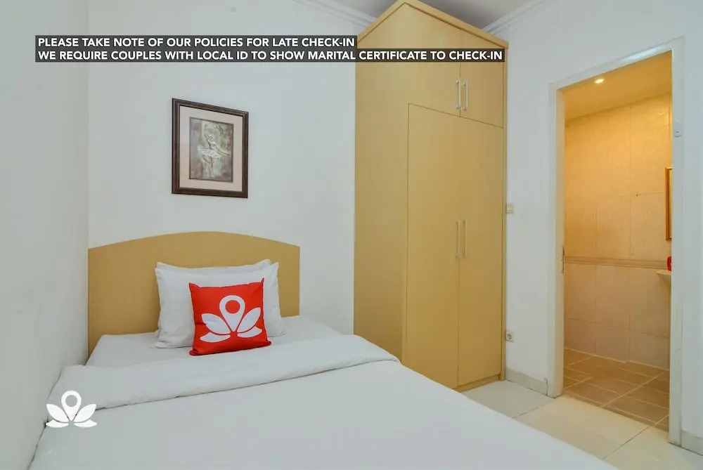 ZEN Rooms Capital Residence