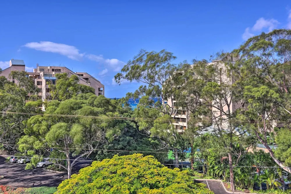 Modern & Cozy Condo Near Beaches w/ Coastal Views