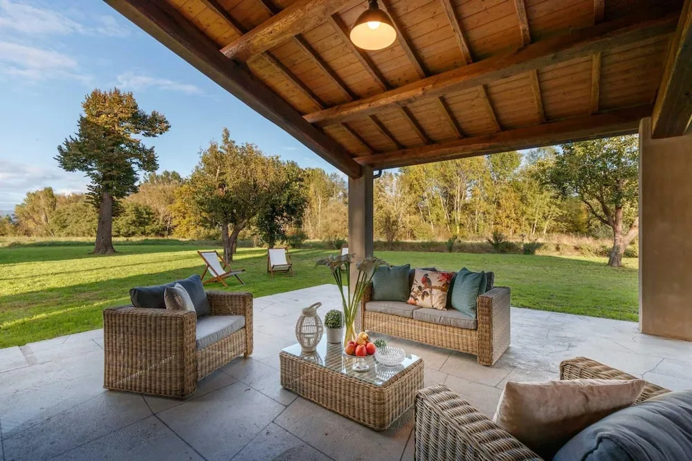 Villa Brunetta, Discover your Modern but Traditional Villa in Lucca