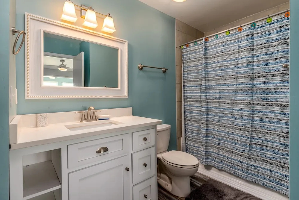 Blue Bayou - 1912 Cadillac 4 Bedroom Home by RedAwning