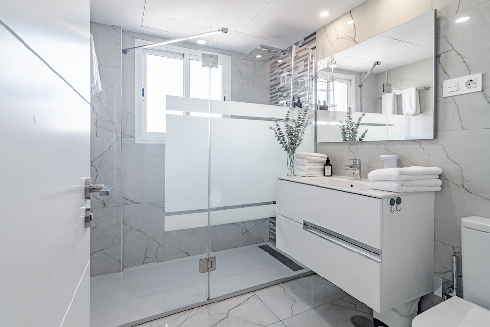 Bb.b5 - Spacious Apartment With Amazing View