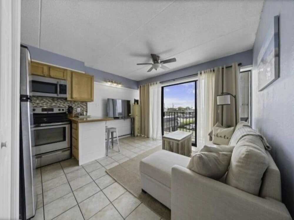 Just Breathe - Perfect For A Weekend Getaway! Private Complex Beach Access! 1 Bedroom Condo by Redawning