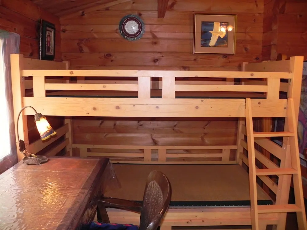 Alpha Eight - Hostel