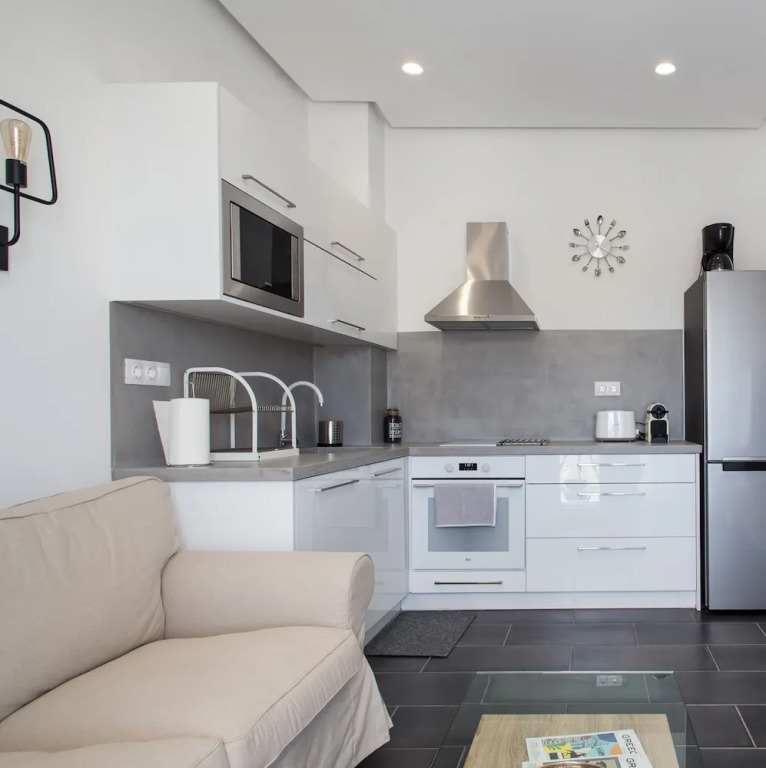 37.5m² homm Penthouse in Athens with 43m² Terrace
