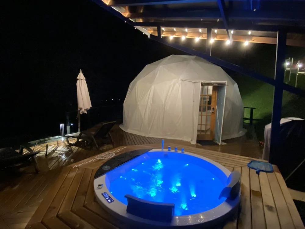 White Domes Glamping