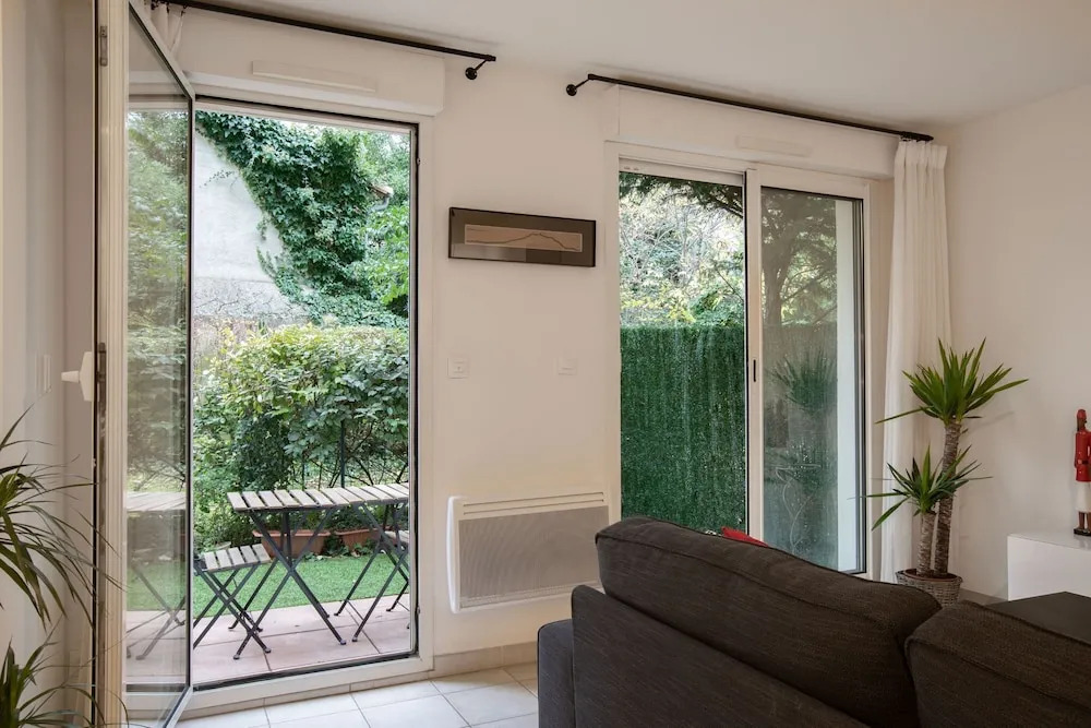 Moderne cosy 350m C. Mirabeau