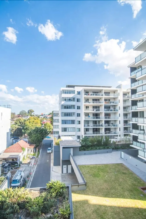 2bed2bath APT at Wolli Creek+P* Close to Airport