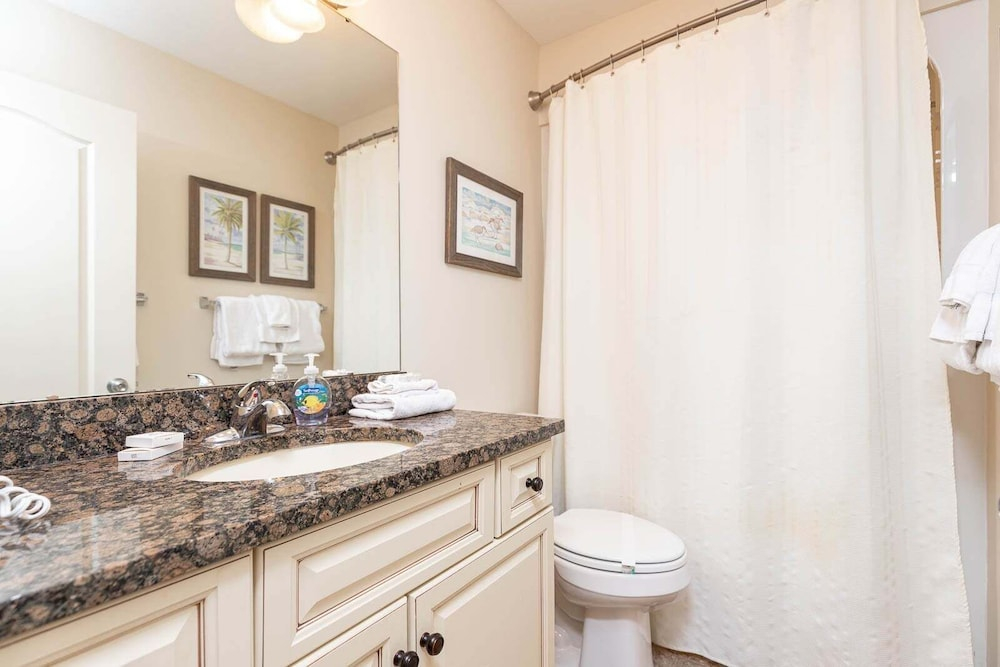 The Oasis 1607 Formerly Phoenix West Ii 1607 3 Bedroom Condo