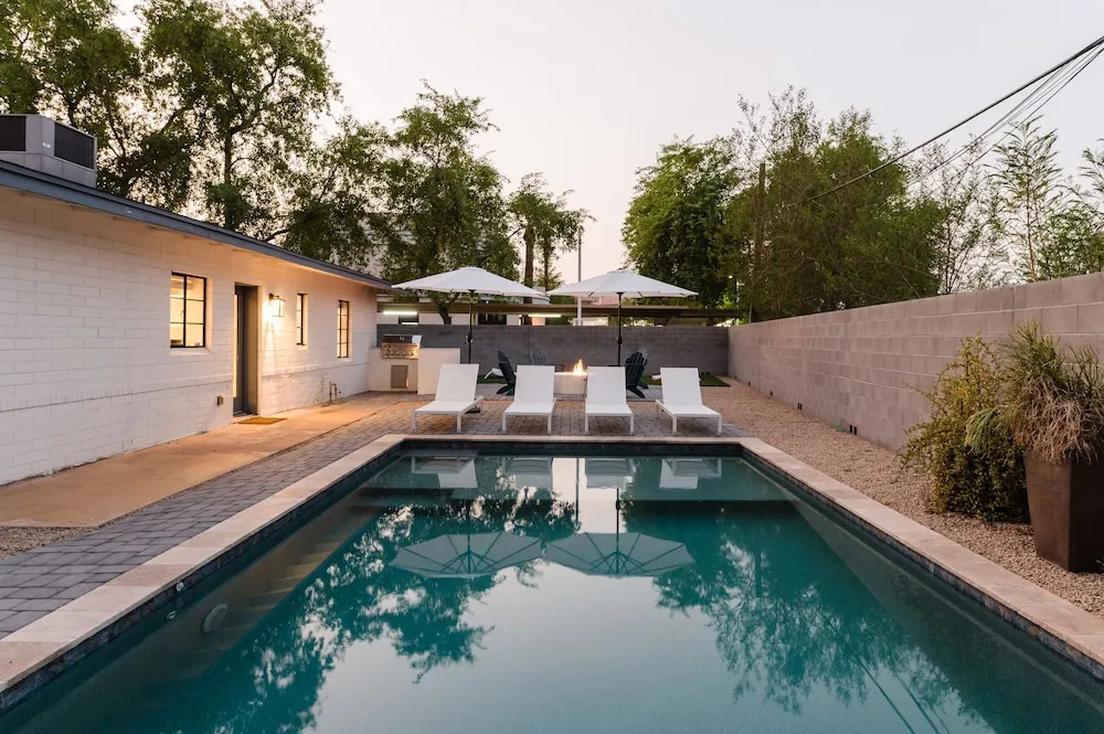 Cobalt - Modern Getaway w Pool - Close To Old Town