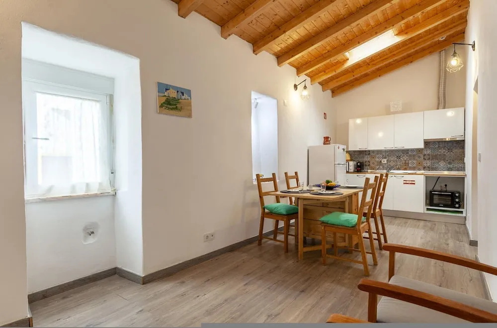 A28 - Castela Street Townhouse in Espiche